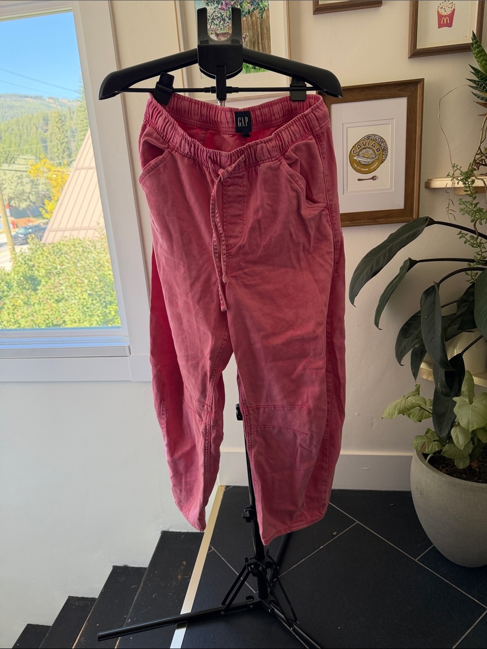 GAP Men's Rose Pink Cargo Joggers